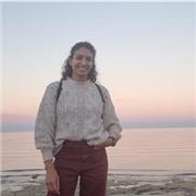 Soy entrenadora personal y monitora de clases colectivas, me gusta ayudar a la gente a conseguir su objetivo disfrutando del deporte y llevando a cabo un estilo de vida saludable.